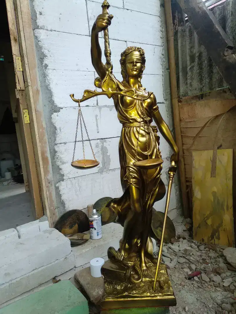 PATUNG DEWI KEADILAN / THEMIS ukuran 75cm