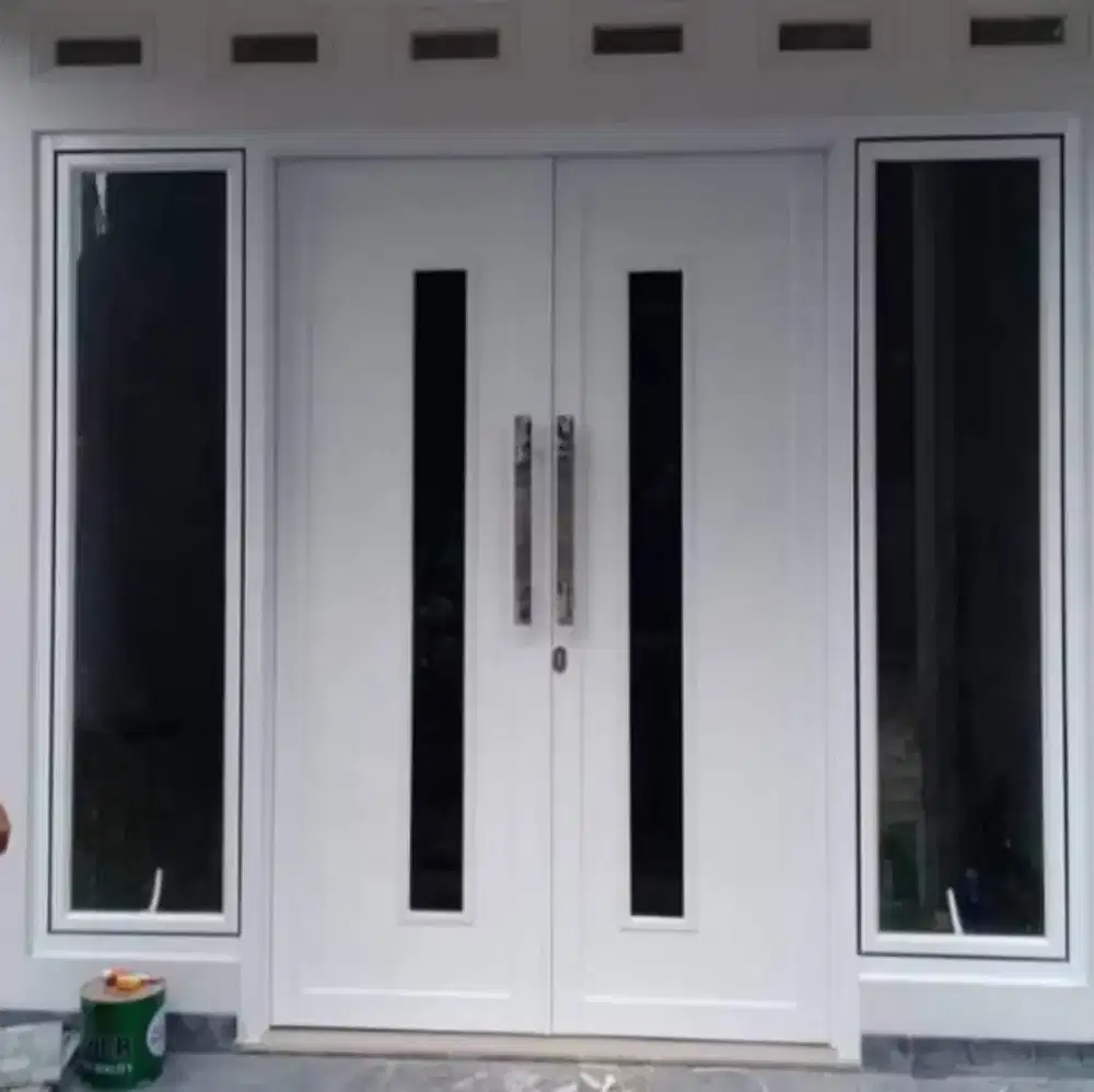 Pintu daubell. Plus jendela