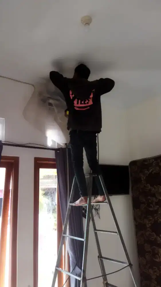 Bongkar pasang ac - pasang ac - isi freon ac /kulkas - cuci ac