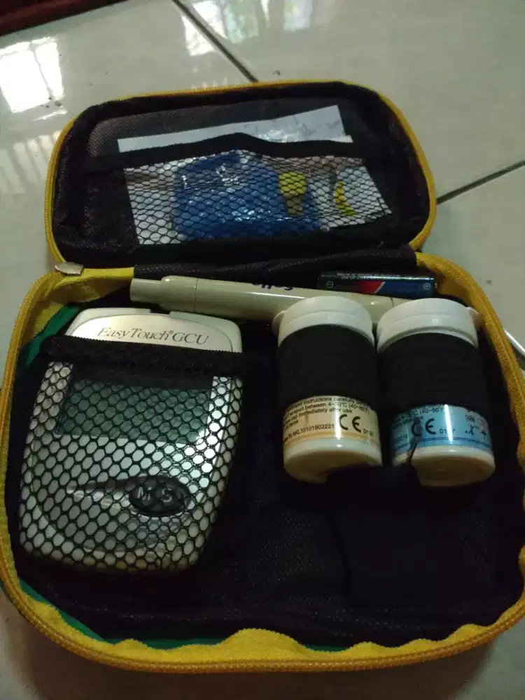 Alat pengukur gula darah /kolesterol easy touch