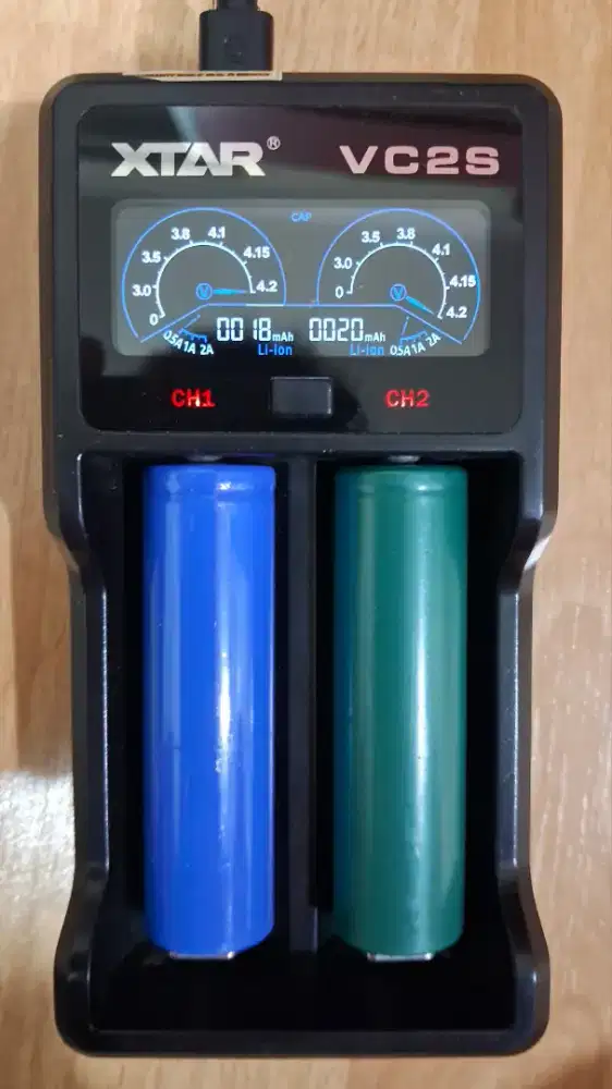 Charger 18650 XTAR VC2S LCD COLOR FAST CHARGING