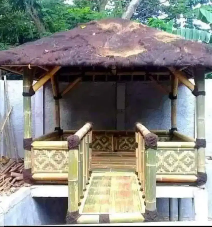 Saung bambu dengan berbagai macam ukuran