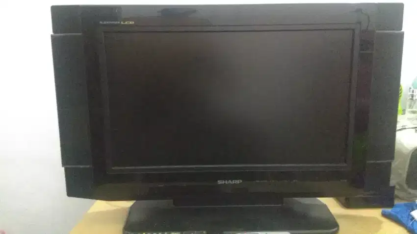 Dijual TV LCD 24 inchi merk Sharp