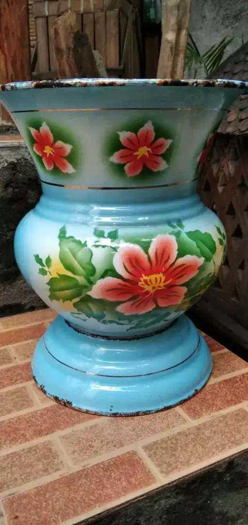 Pot besi kuno cantik, unik, dan menarik made in Czech Republic