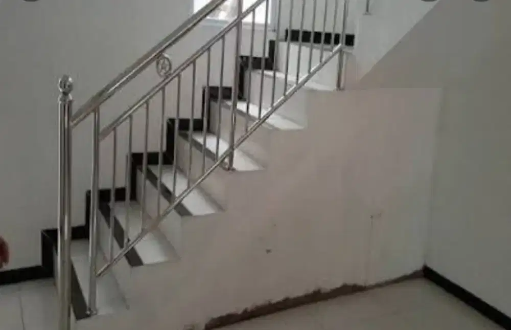 Reling tangga staenlis