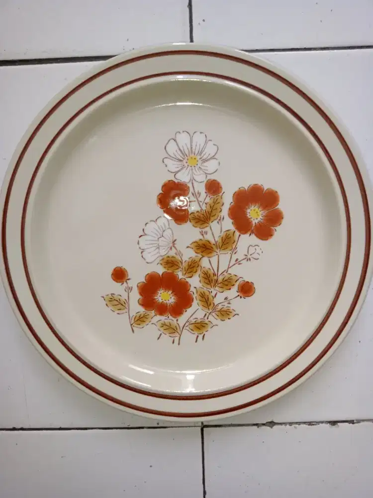 PIRING ANTIK KERAMIK