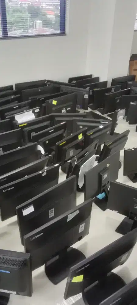 Terima segala komputer bekas Surabaya