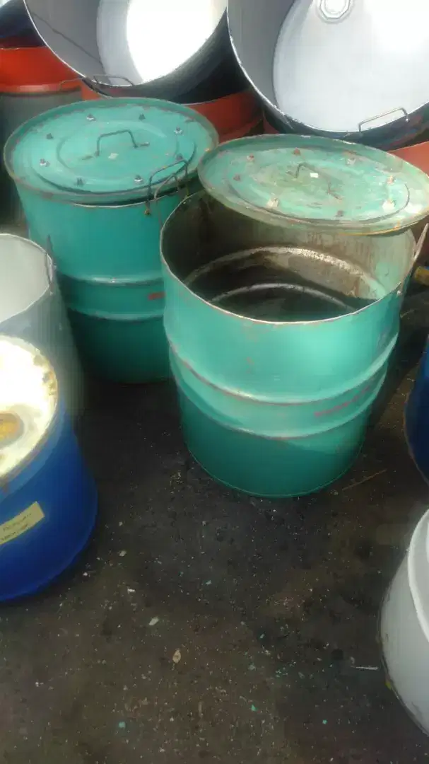 TEMPAT SAMPAH DRUM BESI BEKAS LENGKAP PAKAI PENUTUP