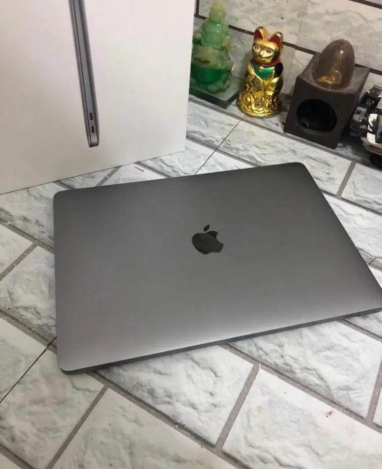 macbook air 2020 8/256gb space gray