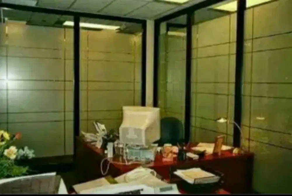 Melindungi isi didalamruangn kantor/rumah dgn stiker Sanblas&Kaca Film