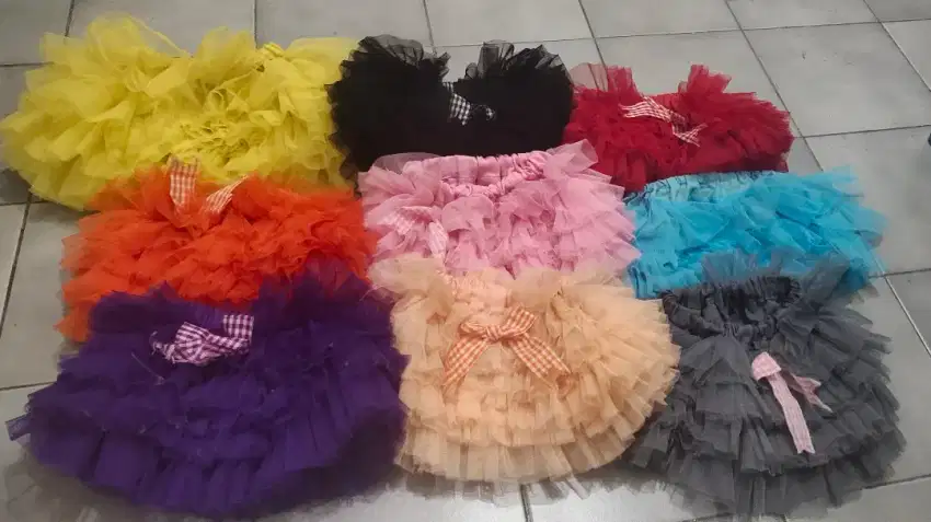 Rok celana tutu tile preloved