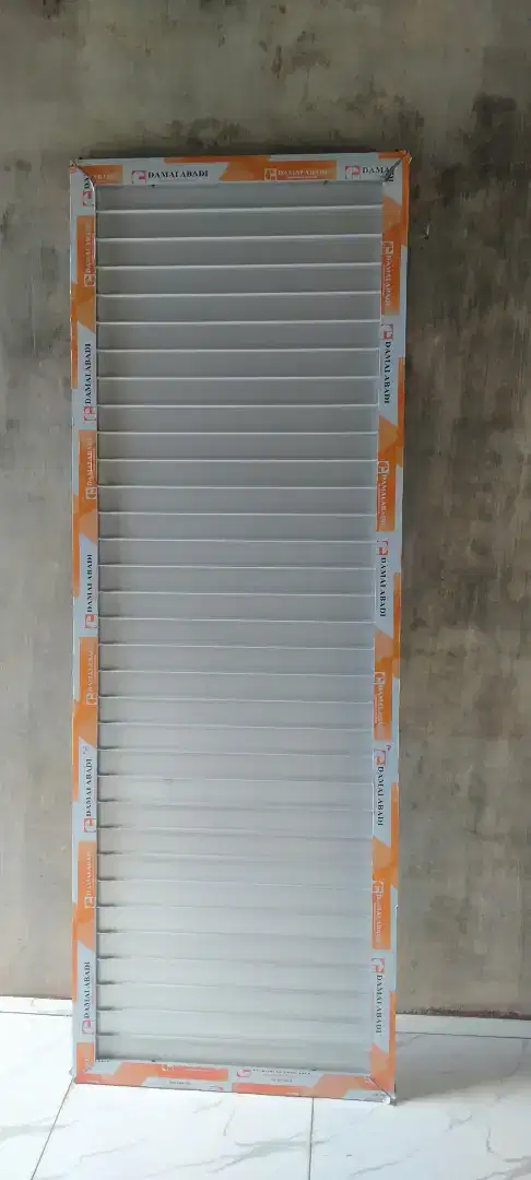 Pintu toilet Aluminium siap pasang ketempat