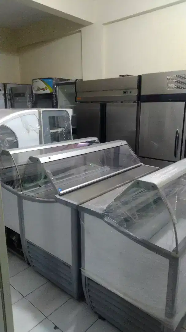 SHOWCASE GELATO ice craem