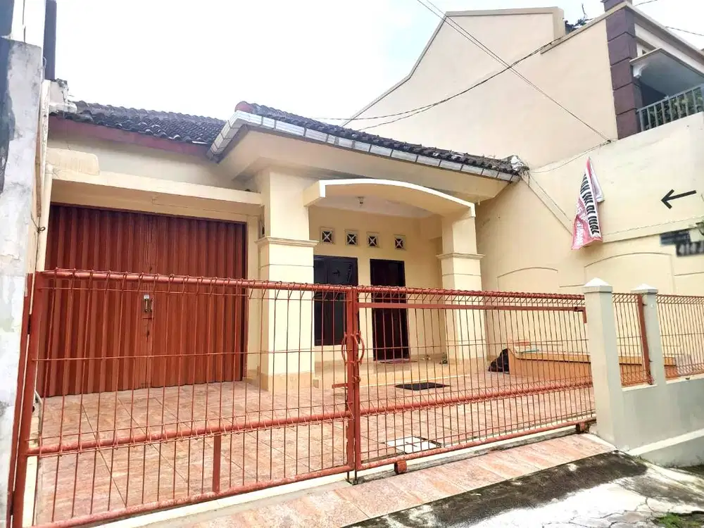 Rumah 2 Lantai dekat Edupark Jambon