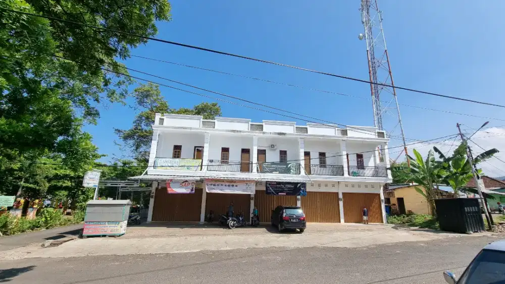 Ruko  ditengah pusat keramaian Kota Agung