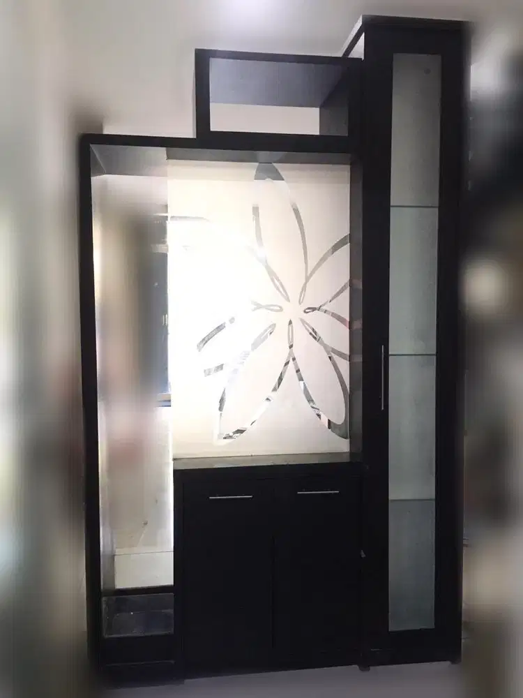 Lemari partisi penyekat ruangan minimalis HPL Melamine