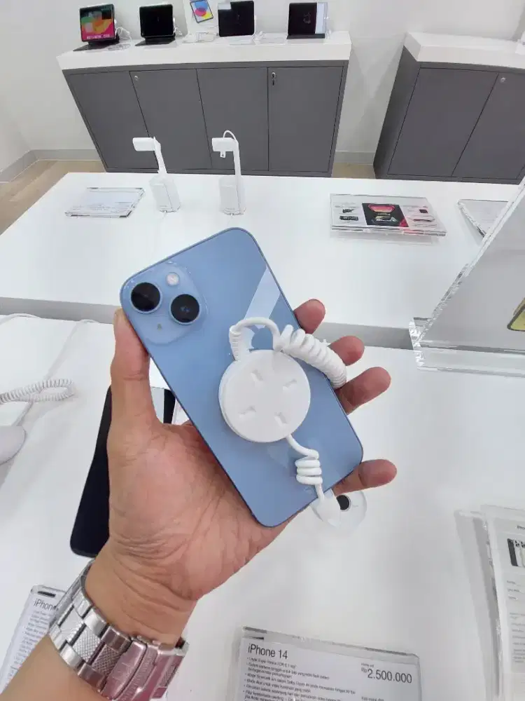 Kredit Iphone 14 128Gb Bunga 0%