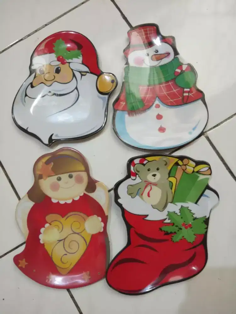 Aneka piring hias plastik