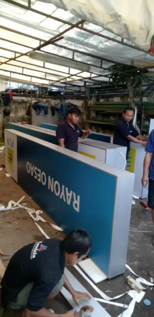 Pusat neon box advertising reklame surabaya