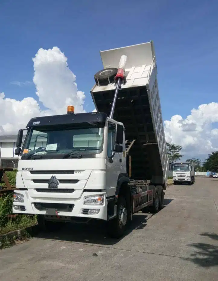 Dump Truck Howo Sinotruck 380 Hp 6x4 Tambang