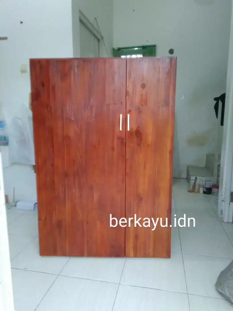 Lemari kayu pakaian pintu slowmotion (UK P:94cmxL:50cmxT:138cm)