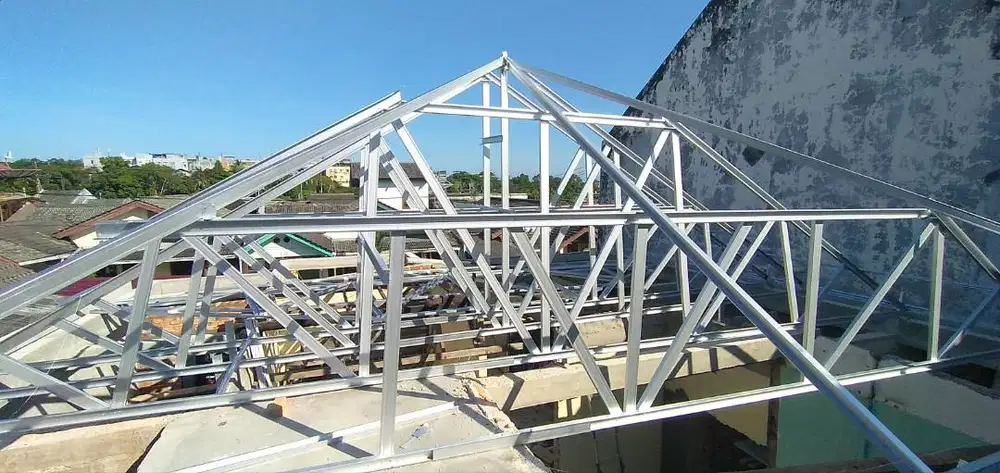 Pasang Atap Rangka Baja Ringan