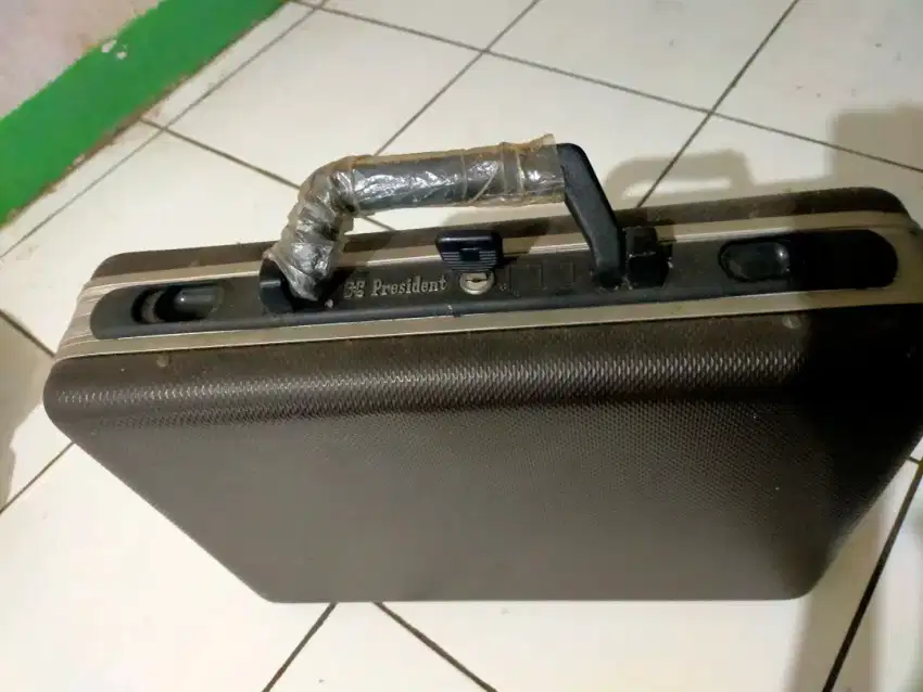 Tas model lama msh ada kunci