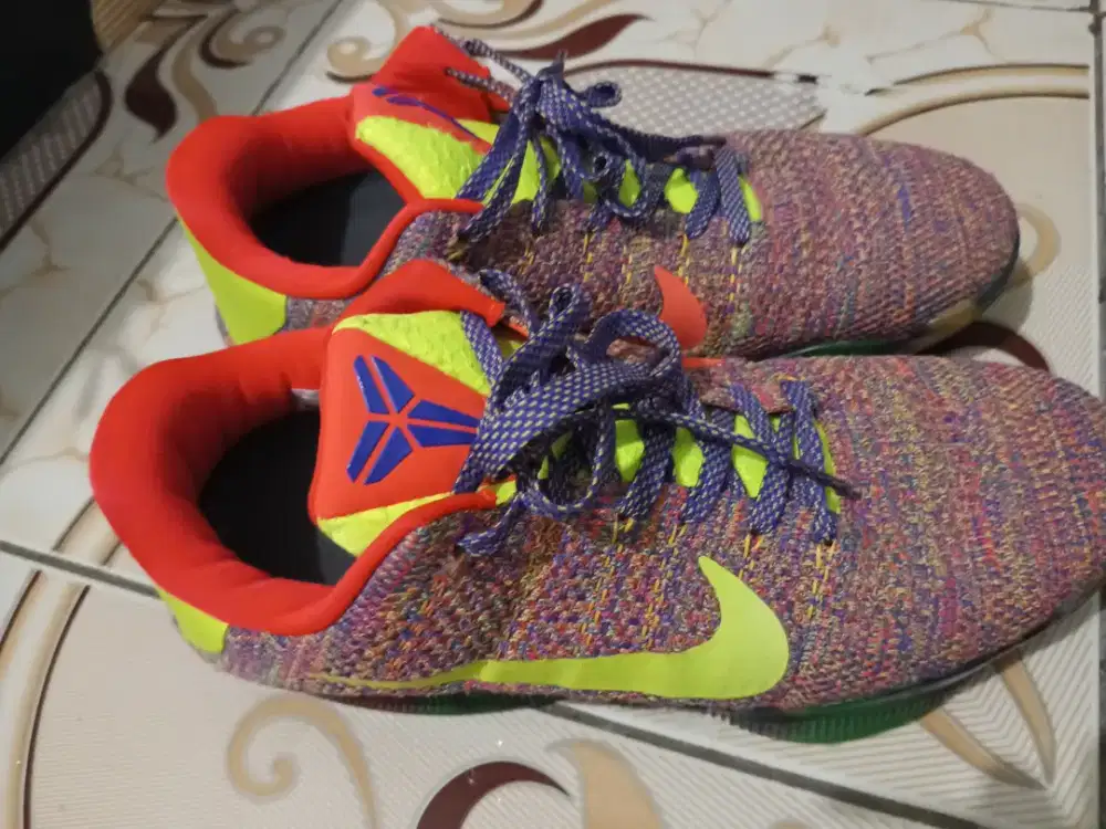 Kobe store 11 olx