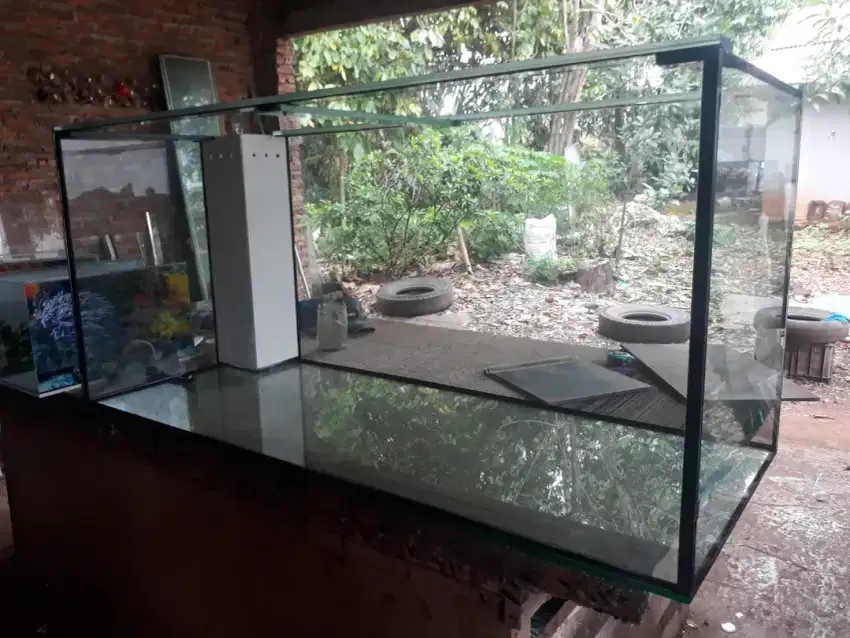 Aquarium seken raksasa 175x43x50