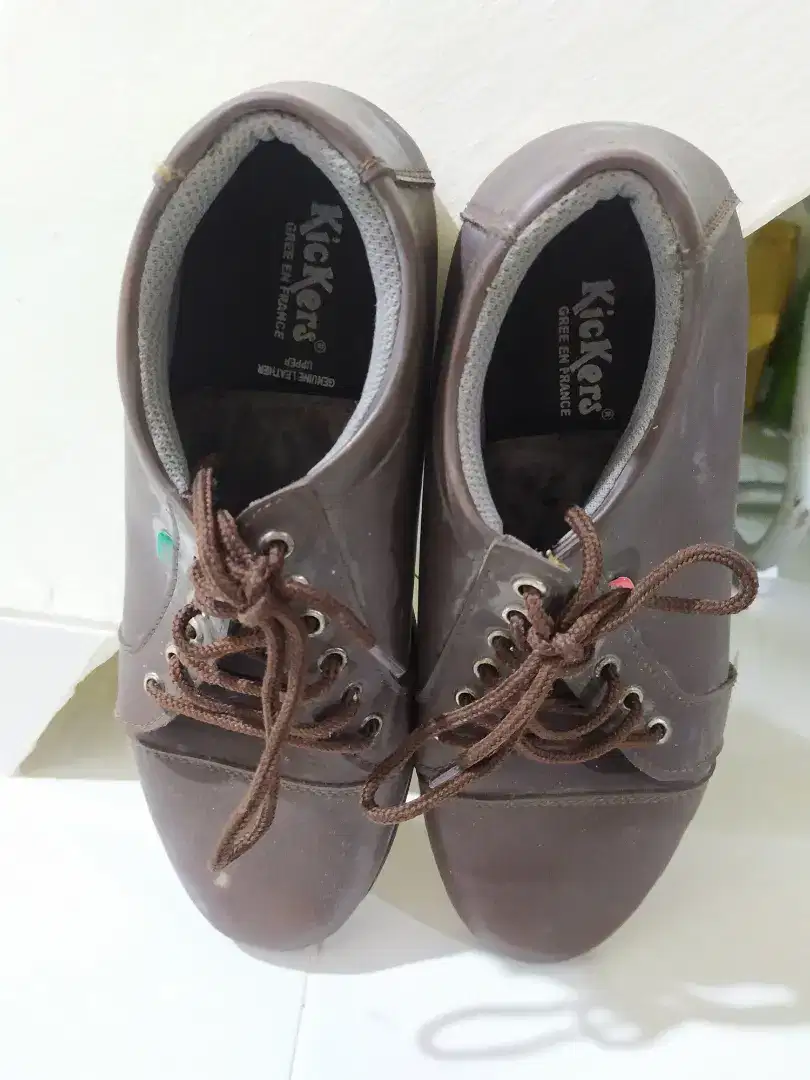 sepatu casual kickers ori