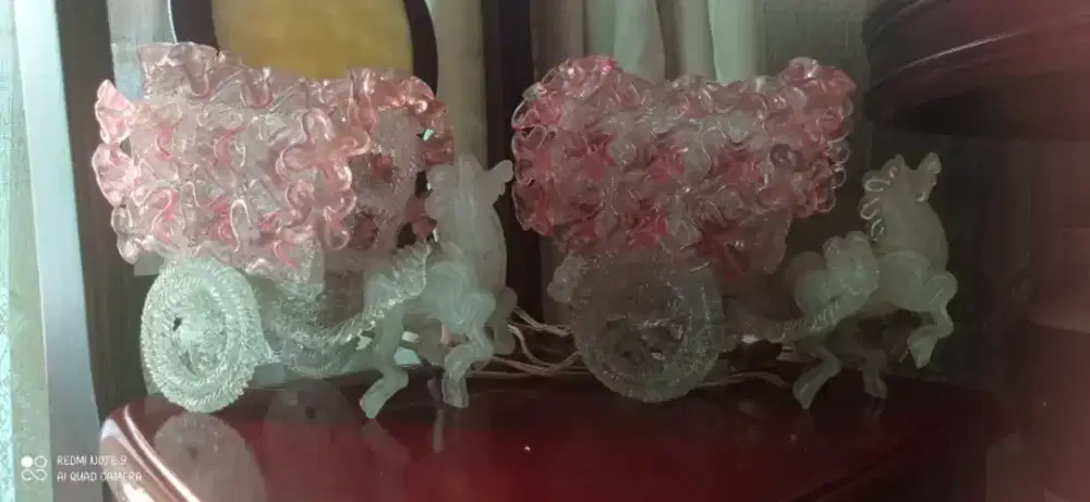 Sepasang lampu unik bahan acrylic