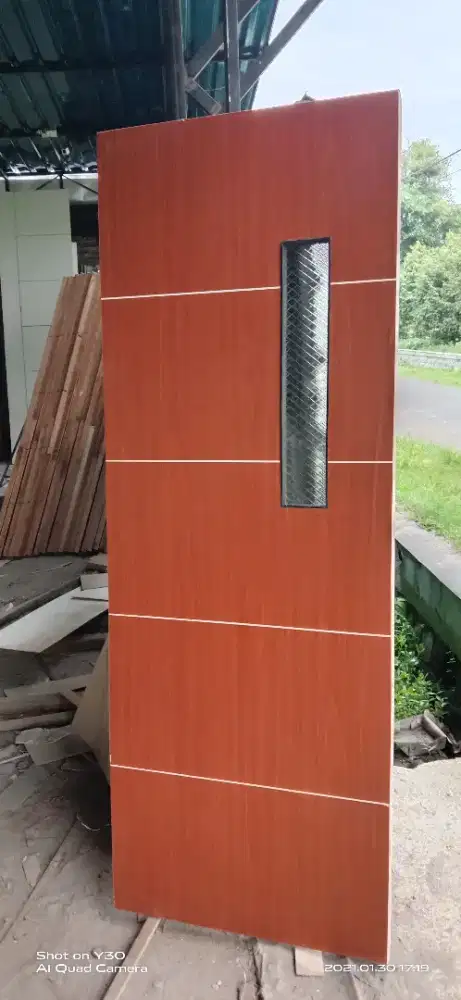 Pintu triplek minimalis