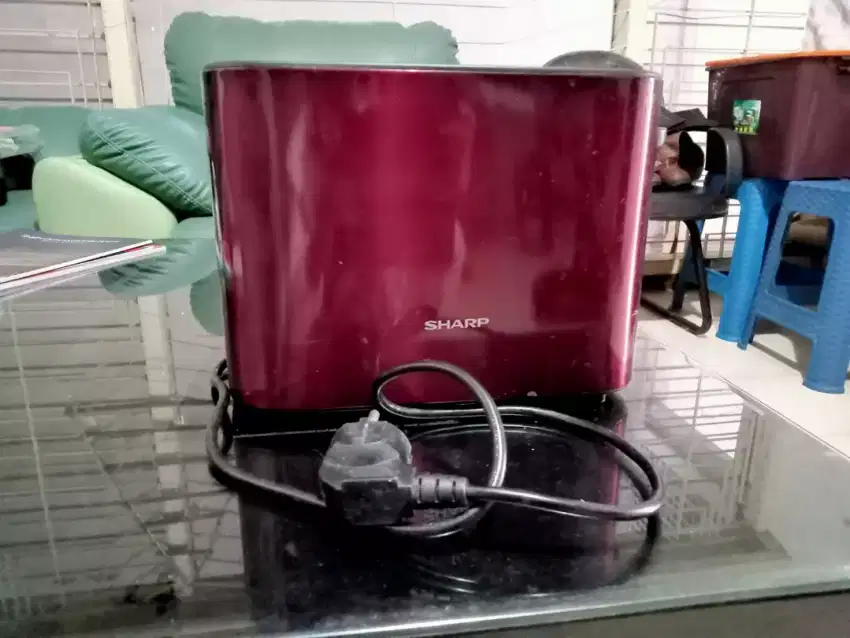 Toaster sharp merah
