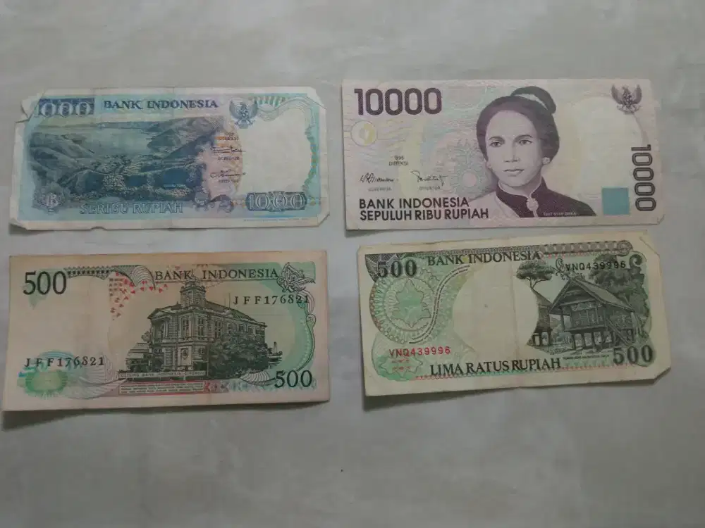Dijual 4 lembar uang kuno
