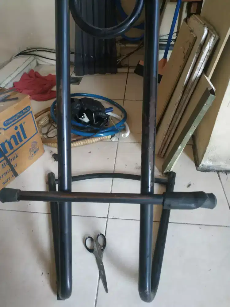 Bangku untuk bar minuman.