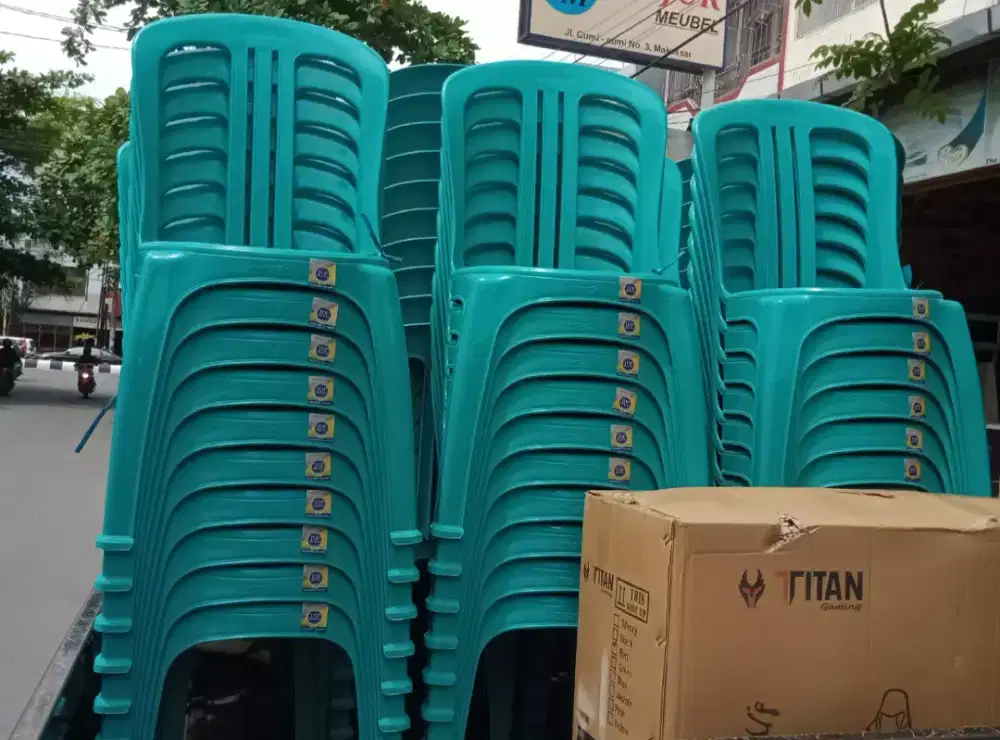 KURSI PLASTIK NAPOLLY HIJAU TOSCA