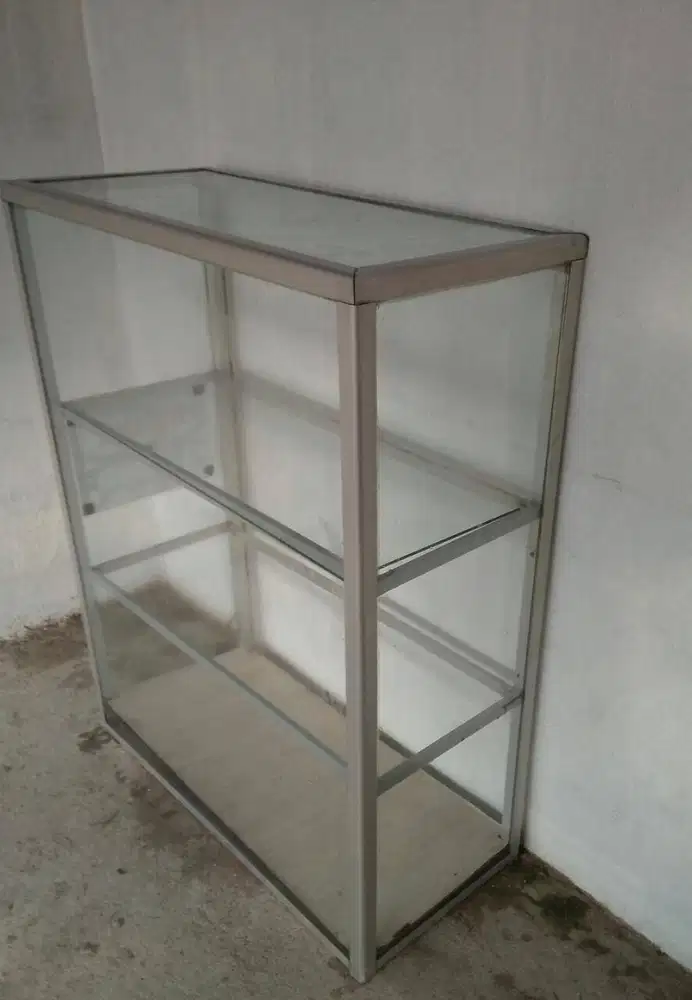 Etalase untuk jualan