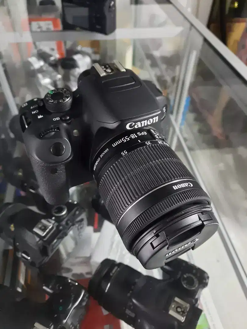 Kamera Canon Eos 700D Seken Like New