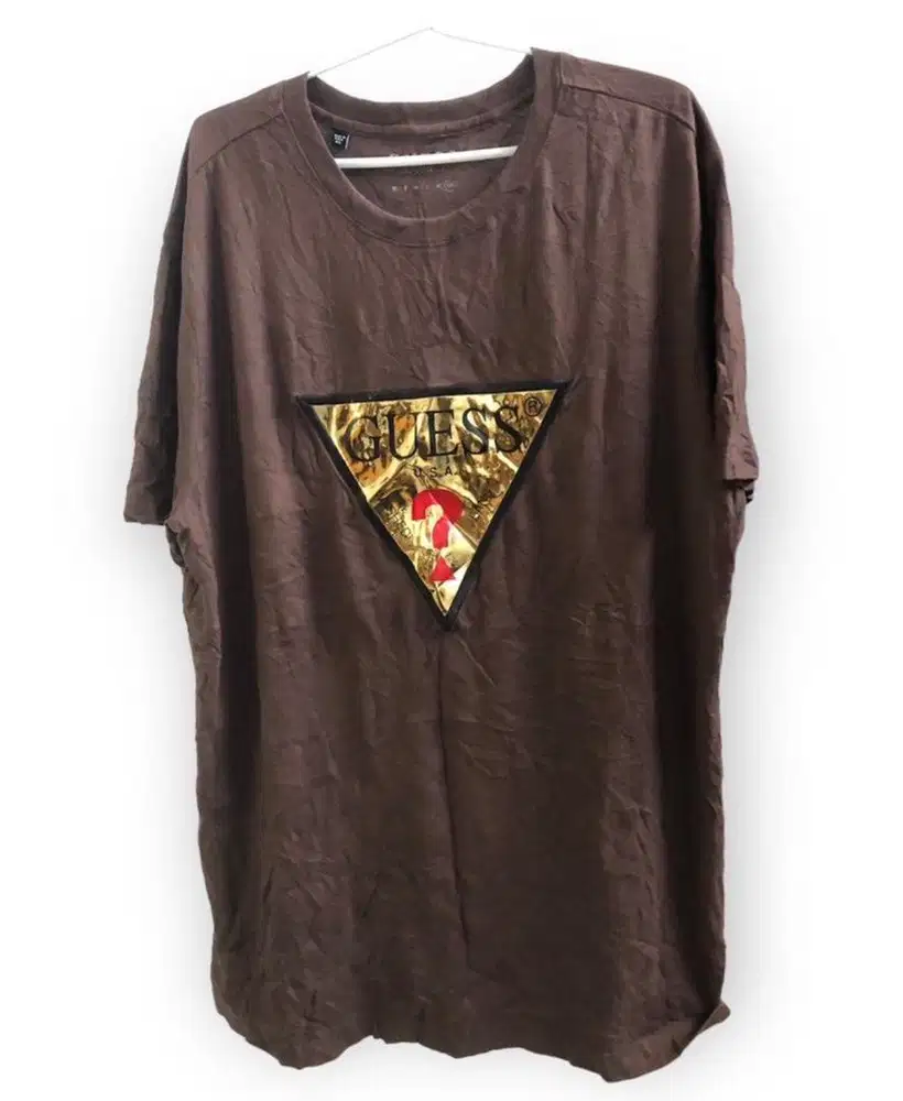 kaos tshirt preloved bal guess xxl coklat logo gold