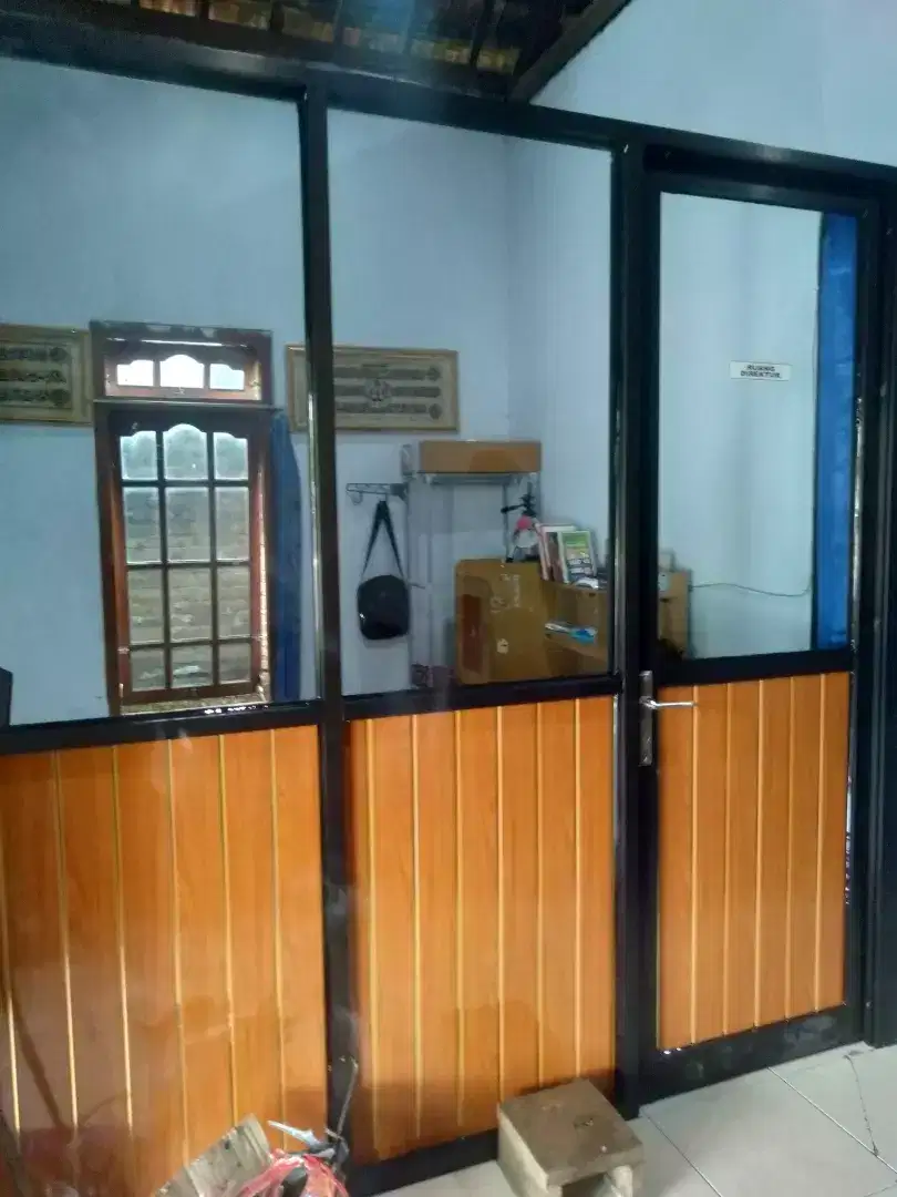 Kusen jendela pintu aluminium. Kaca. Kanopi pagar partisi aluminium