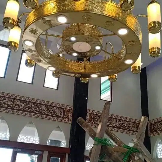 Lampu masjid surabaya