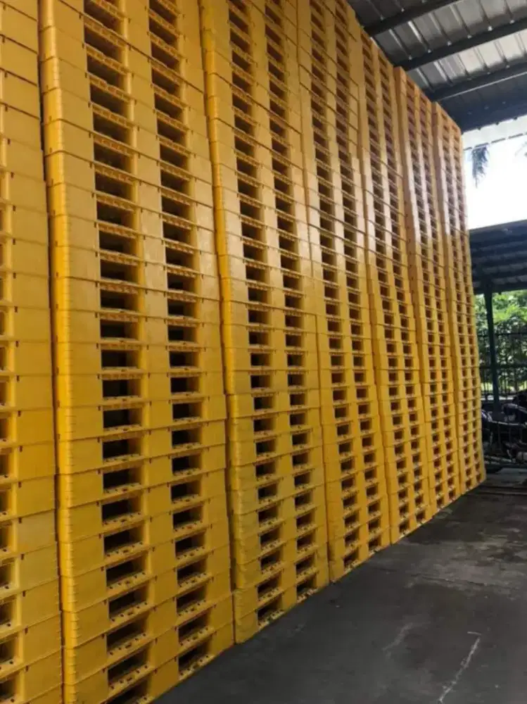 pallet plastik palet plastik second/baru