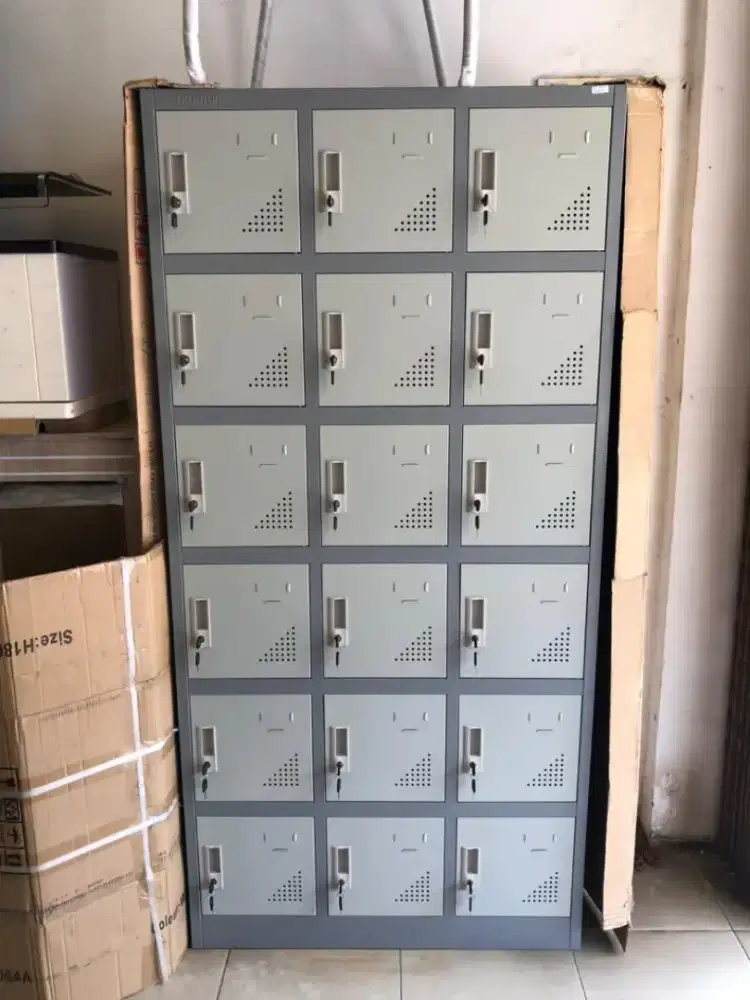 Lemari Arsip 18 Pintu / Loker 18 Pintu / Locker 18 Pintu 28