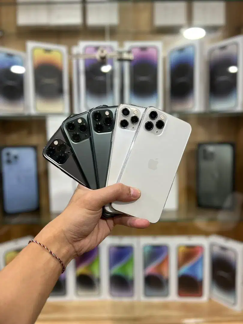 Iphone 11 pro max 256GB fullset alloprator