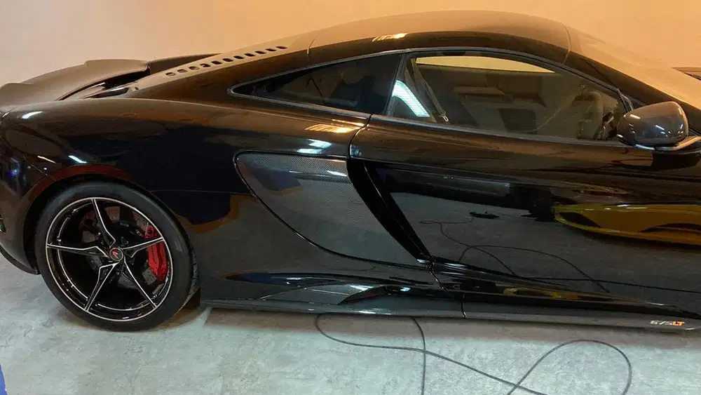 2016 McLaren 675LT Limited Edition Carbon Rare Collection item LOW km