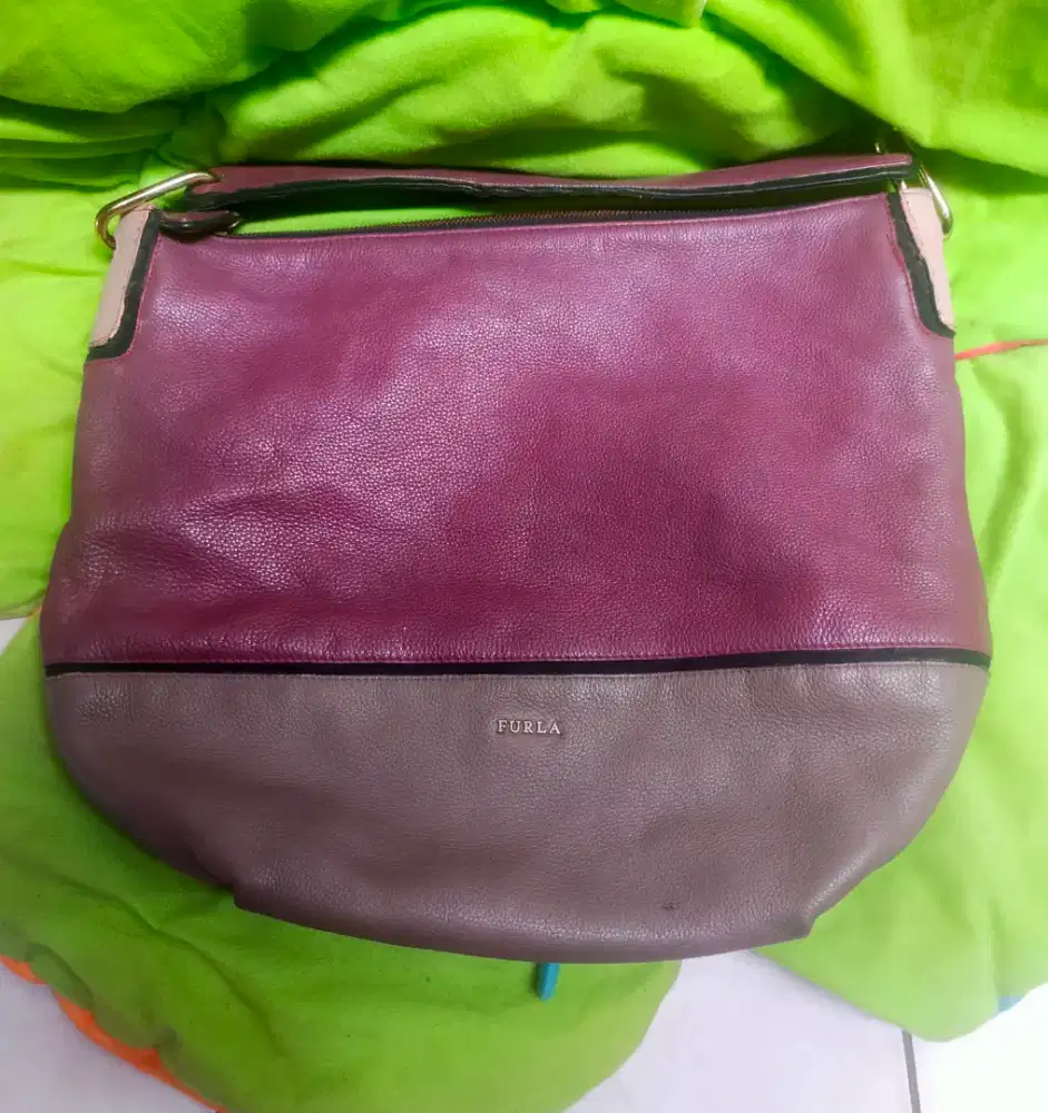 Tas kulit FURLA authentic , totebag size 40 x 30 .