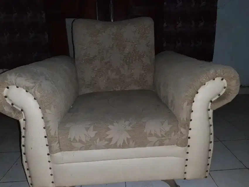 Sofa Mewah Kondisi Rumah dan 2kios Karawang Barat Cilamaya Wetan Murah