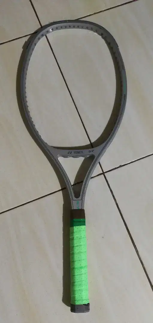 RAKET TENNIS TIPE YONEX R-7