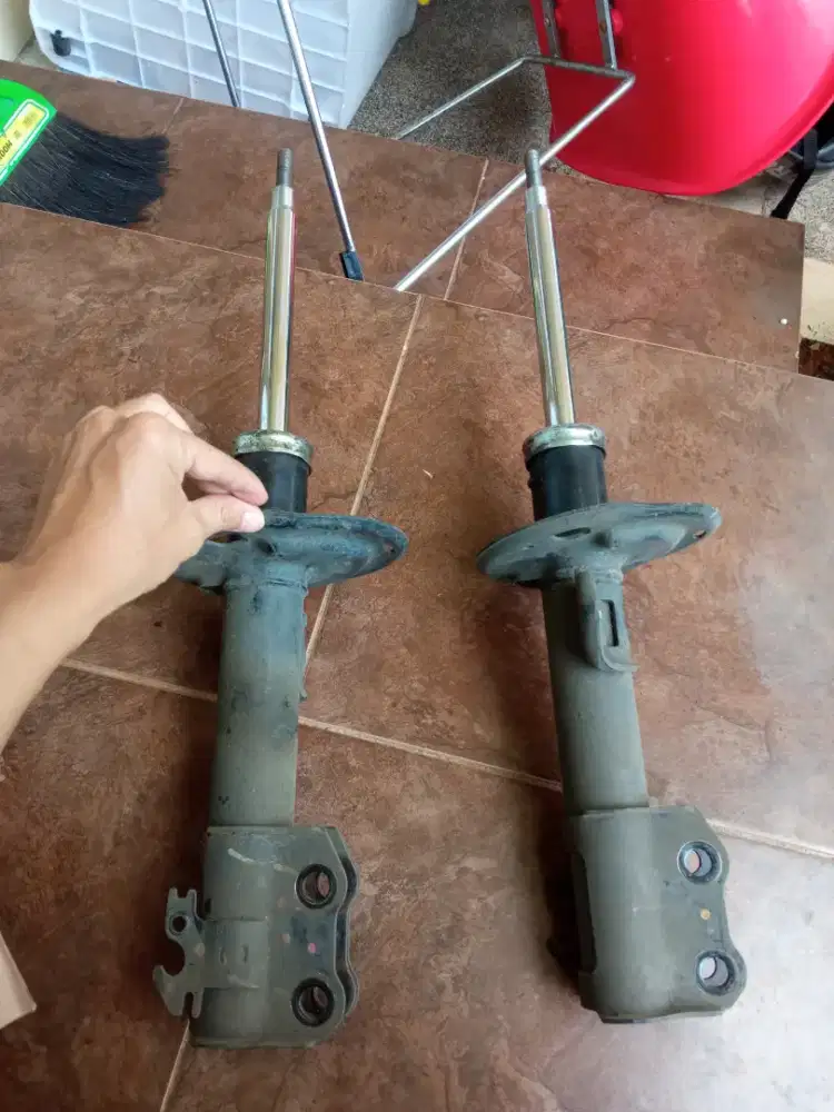 Shock breaker bawaan original depan belakang yaris bakpao