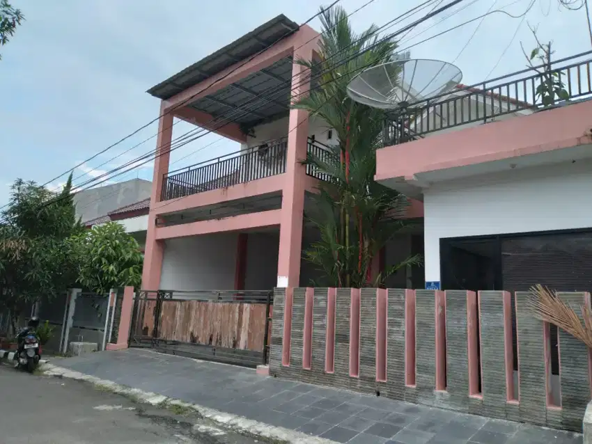 Rumah Lantai 2 Di Taman graha 1 ciracas